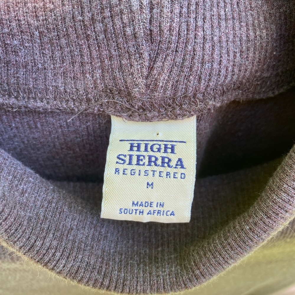 Turtle Neck - Picture 3 of 4